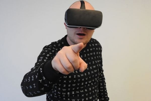 На рынке VR-устройств ожидается рост продаж
