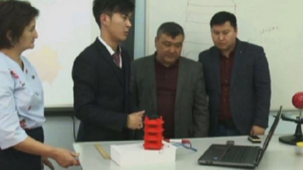 Кызылординский школьник изобрел уникальный вид ветрогенератора