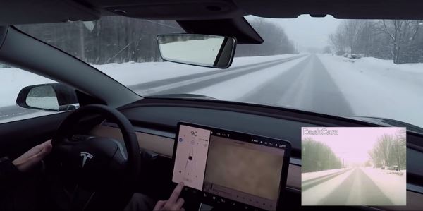 Видео дня: автопилот Tesla Model 3 в снежную бурю