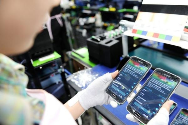 Samsung сокращает производственные мощности