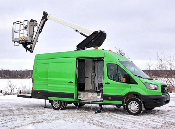 Российский Ford Transit получил спецверсию с подъёмником