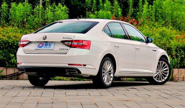 Новая Skoda Superb 2020 расскеречена до премьеры